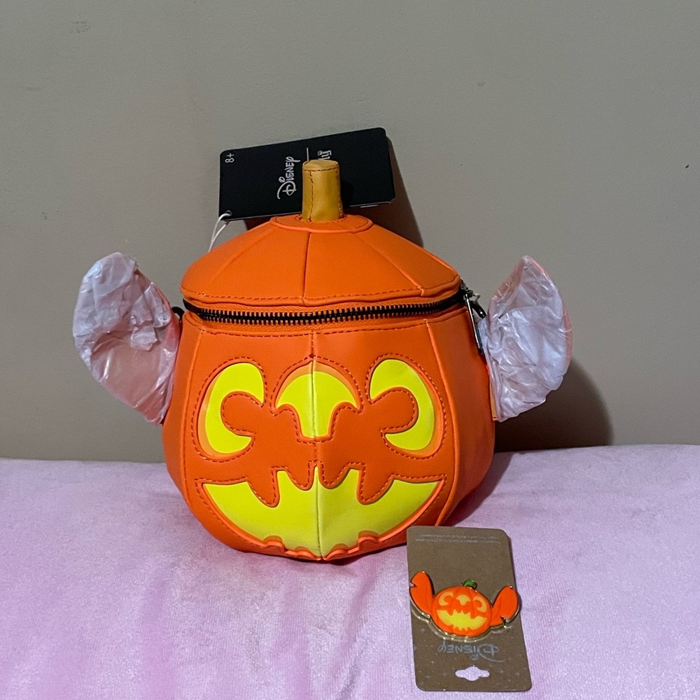 Sale! Loungefly Stitch Jack-o-Lantern Glow-in-the-Dark Crossbody Bag and pin set